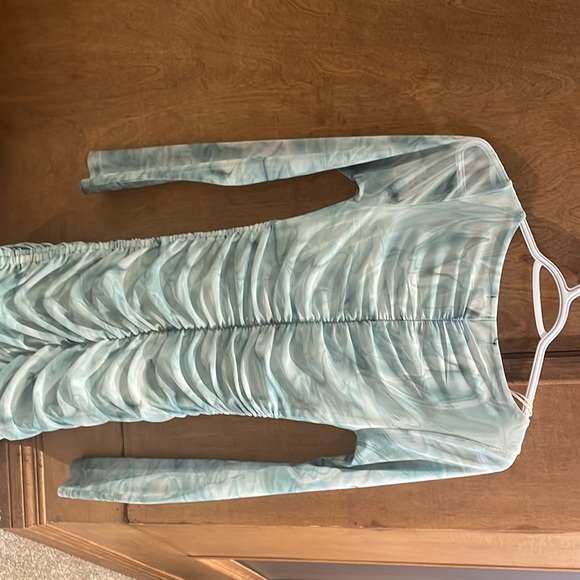 Mini long sleeve dynamite dress - Picture 4 of 5